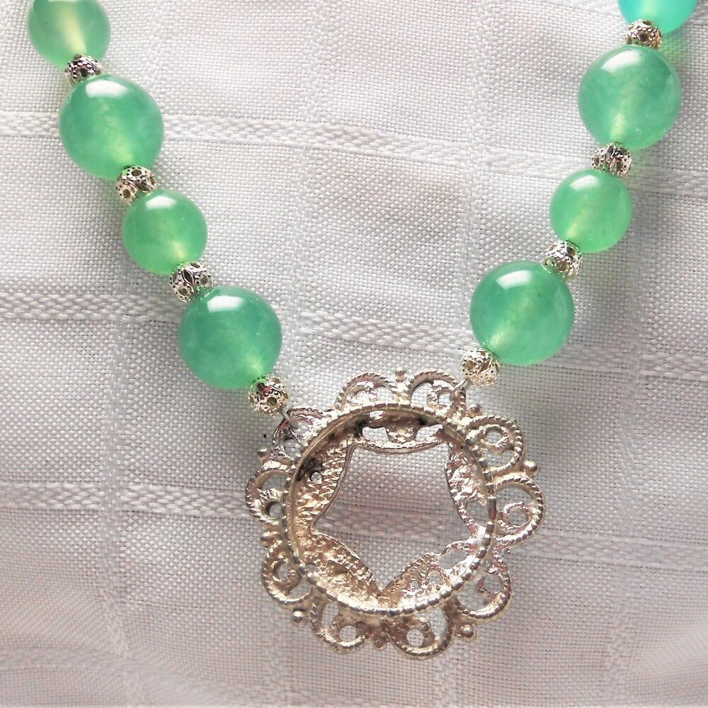 No 1087 Beautiful handmade set: necklace and earrings